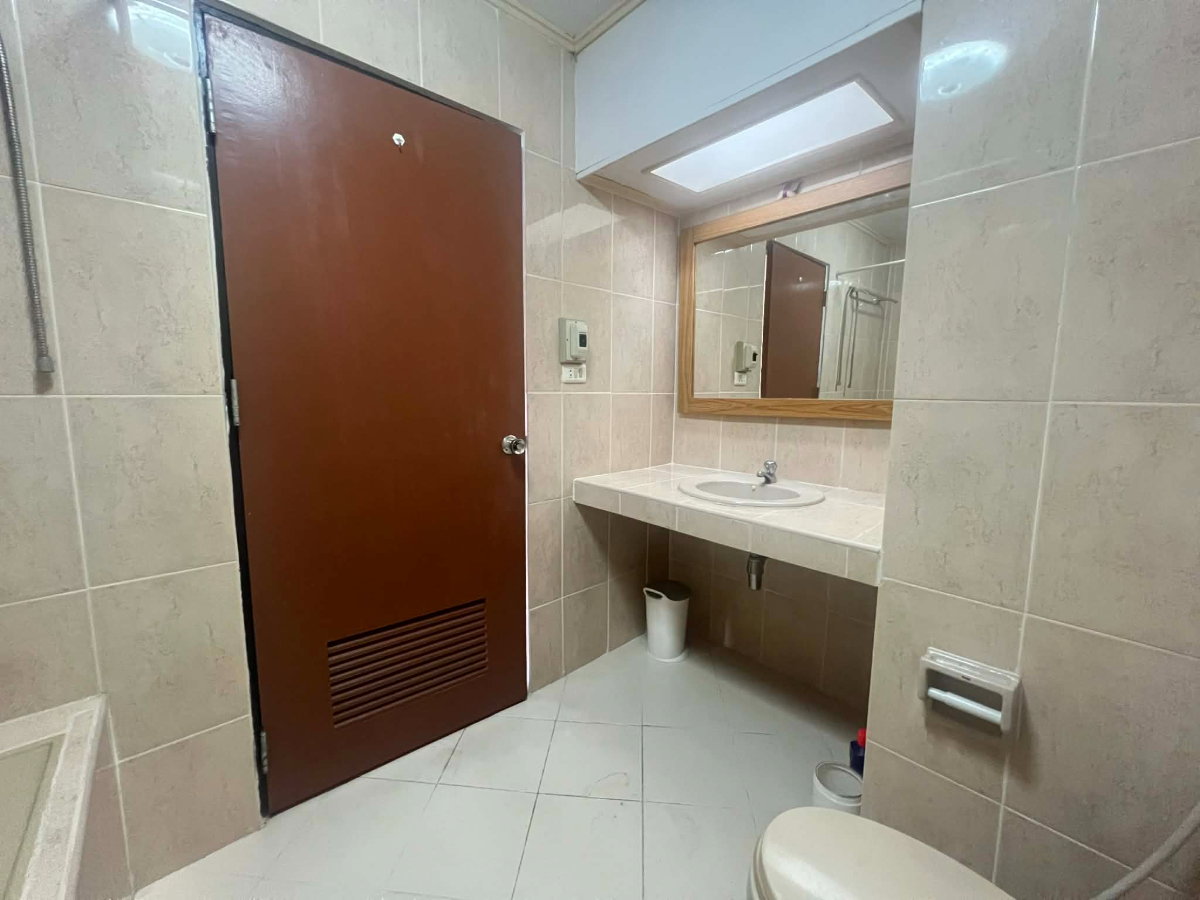 picture For Sale! Chiang Mai Riverside Condominium - 5/16