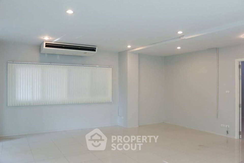 รูป คอนโด 1-ห้องนอน ที่ แฮปปี้ คอนโด ลาดพร้าว 101 ใน คลองเจ้าคุณสิงห์ (ID 2823182) - รูปที่ 3/10