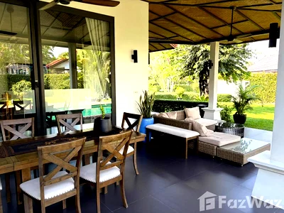 Houses for sale Chonburi : 3 Bedroom House for sale in Na Kluea, Chon Buri  6207239