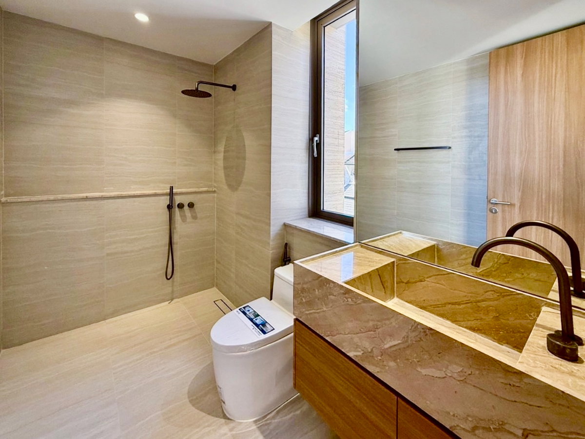 รูป ให้เช่าโฮมออฟฟิศ 4.5 ชั้น ซอยปรีดี 14 สุขุมวิท 71.ดีไซน์ลักชัวรี พื้นที่ขนาดใหญ่ พร้อมลิฟต์และ Smart Home ใกล้เอกมัย–ทองหล่อ - รูปที่ 11/26