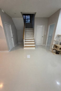 รูป บ้านเดี่ยวเซนโทร สุขสวัสดิ์พระราม 3 ในราคาที่ ที่ดินยังไม่แพงจนเอื้อมไม่ไหว เป็นโครงการที่อยู่ กึ่งกลาง ระหว่างทางเข้าหลัก 2 ฝั่ง - รูปที่ 3/12