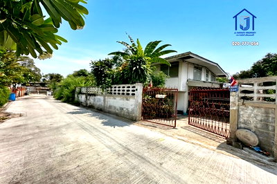 บ้านเดี่ยว เขตพระโขนง : ขายบ้านเดี่ยว 2 ชั้น 88 ตร.ว. หมู่บ้านมิตรภาพ 1 ซอยอ่อนนุช 46 แยก 9 ใกล้รถไฟฟ้าสายสีเหลือง