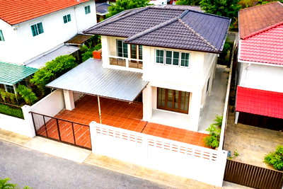 เช่าบ้านเดี่ยว กรุงเทพมหานคร : พร้อมเฟอร์ฯครบ ใกล้รร.นานาชาติรีเจ้นท์ MRT ห้วยขวาง 1กม. เต็มพื้นที่! บ้านเดี่ยวใหม่ 4-5นอน ประชาอุทิศ เหม่งจ๋าย 1.26 กม. 2น้ำ