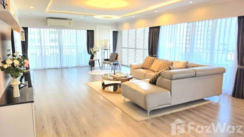 Luxury design. 1st class furniture and decorations for rent 6208774