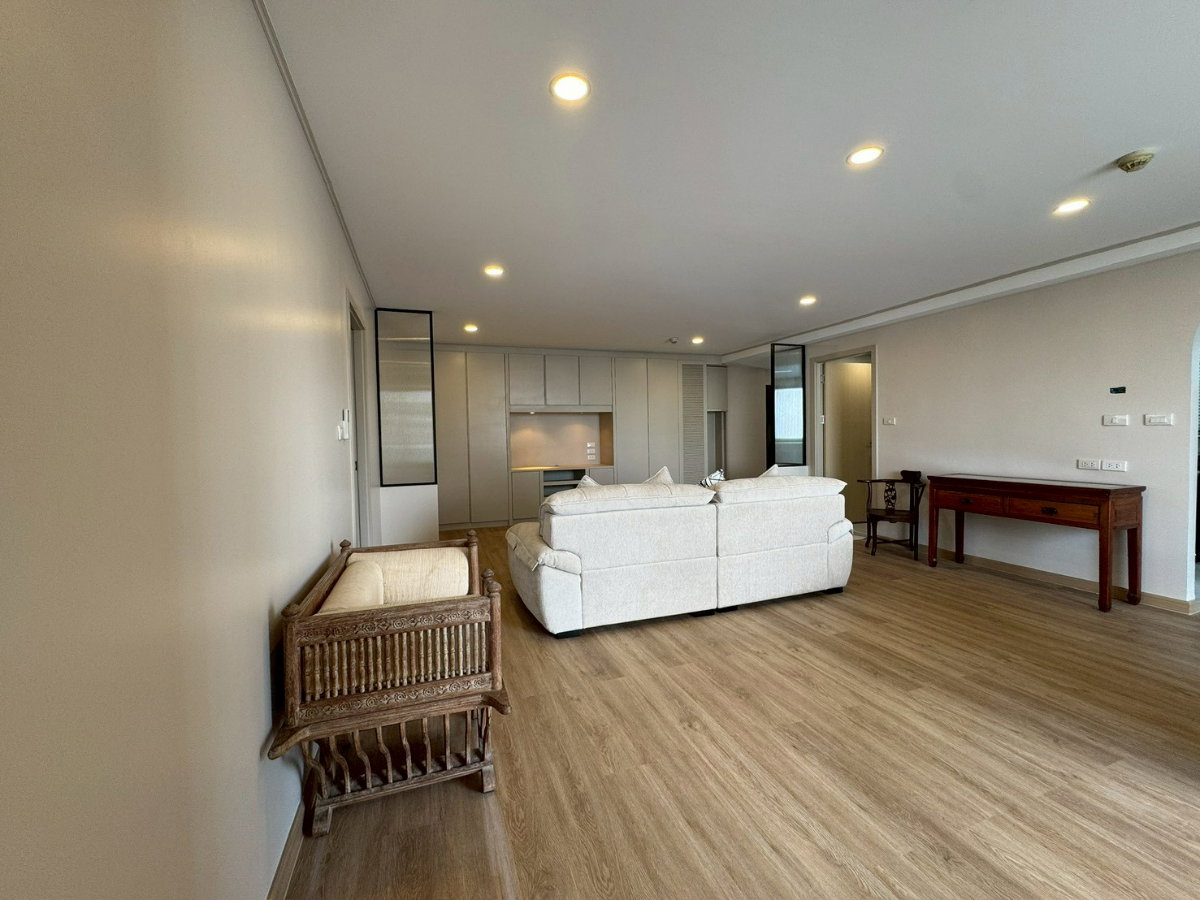 รูป คอนโดให้เช่า 2 ห้องนอน ศุภาลัย เพลส สุขุมวิท 39 ห้องรีโนเวทใหม่ทั้งห้อง ทำเลดี ใกล้ BTS พร้อมพงษ์ และ MRT เพชรบุรี - รูปที่ 3/18