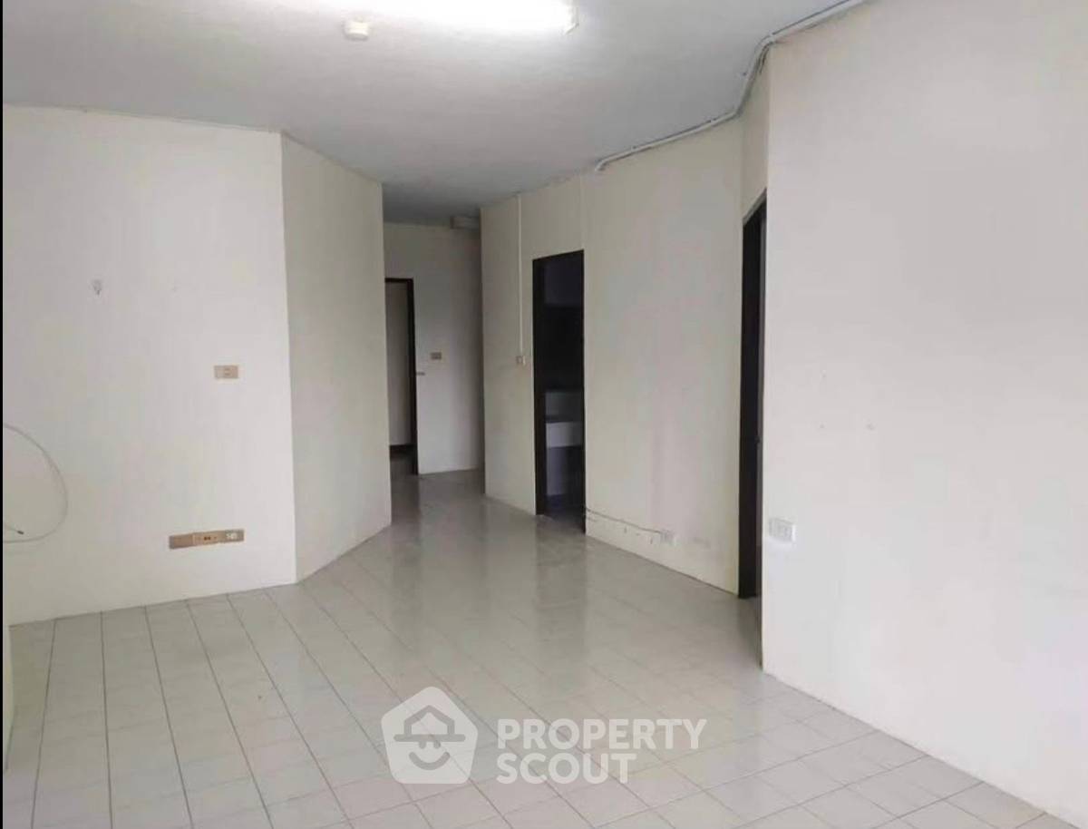 รูป คอนโด 3-ห้องนอน ที่ ไดนาสตี้ คอนโดมิเนียม ใน สะพานสอง (ID 2815094) - รูปที่ 3/5