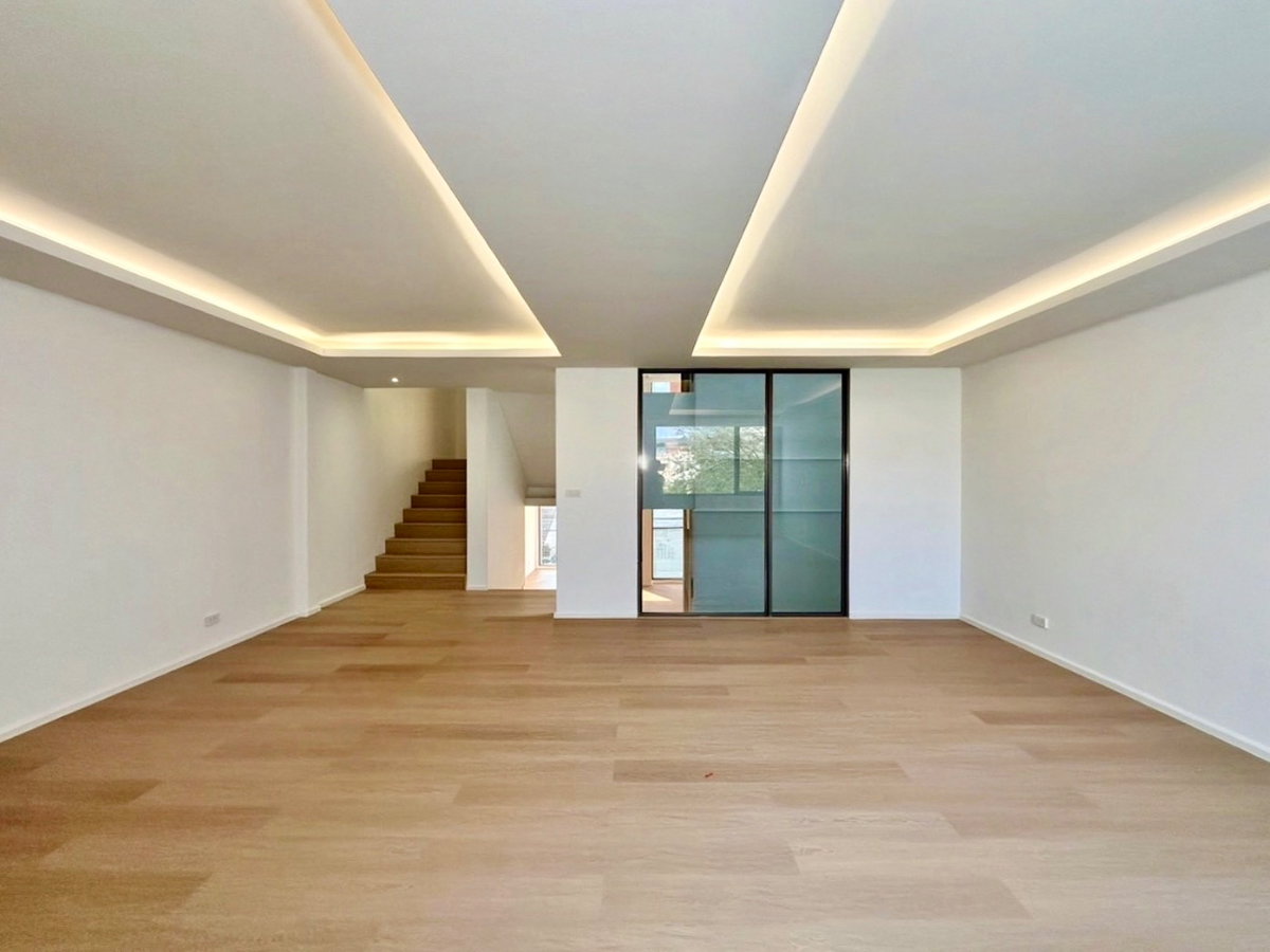 รูป ให้เช่าโฮมออฟฟิศ 4.5 ชั้น ซอยปรีดี 14 สุขุมวิท 71.ดีไซน์ลักชัวรี พื้นที่ขนาดใหญ่ พร้อมลิฟต์และ Smart Home ใกล้เอกมัย–ทองหล่อ - รูปที่ 12/26