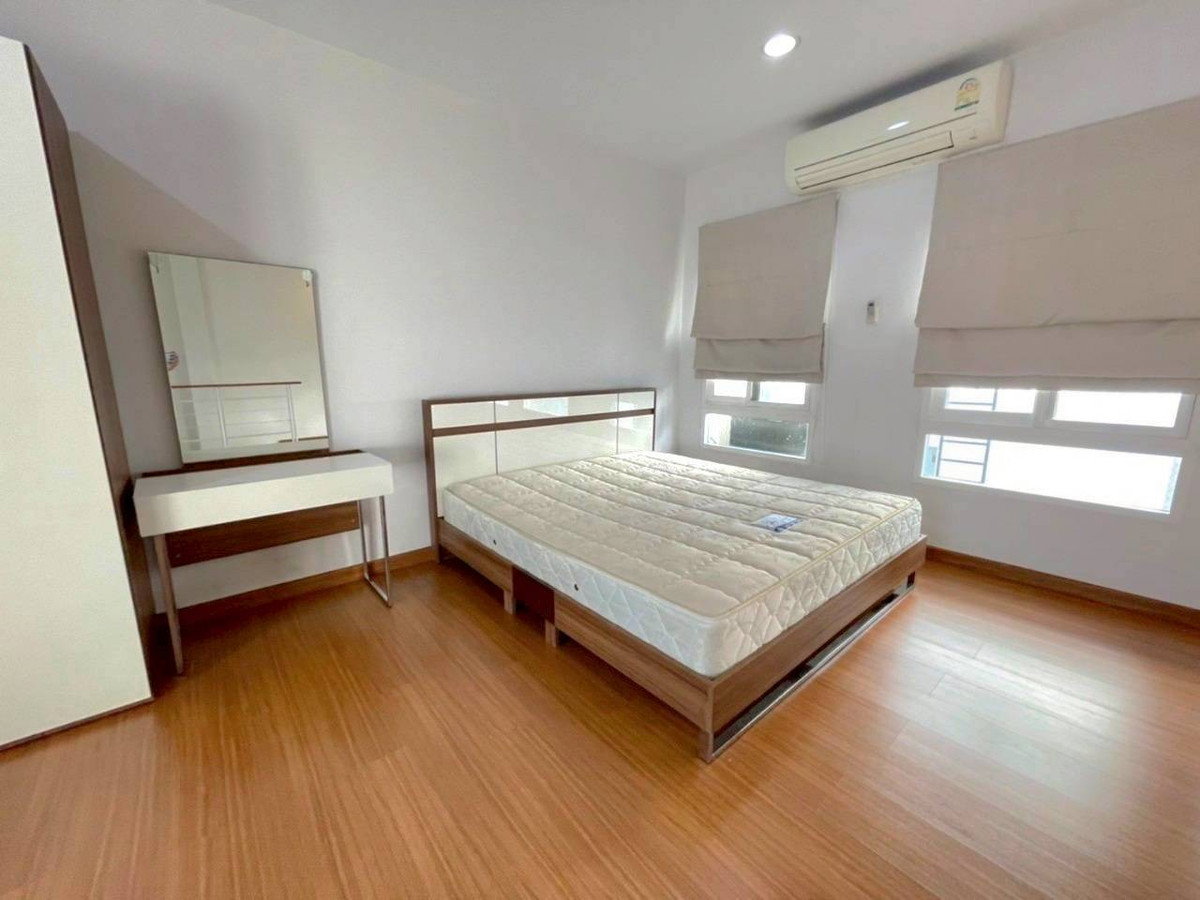 รูป เลี้ยงสัตว์ได้**ให้เช่าทาวน์โฮม 3 ชั้น บ้านกลางกรุง สาทร-ถนนเหนือใต้ ถ.เจริญราษฏร์  - รูปที่ 8/13