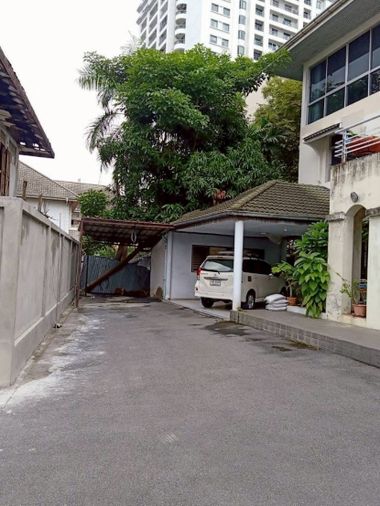 4-bed house for sale, 450 sqm, 279 sq wah, Watthana
