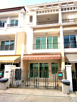 Townhouses for rent Rama 3 Road : ST520/[Pet-Friendly!] House for rent in the middle of the city, Sathorn (Nuea Tai Road) – near BTS Surasak and leading international schools.