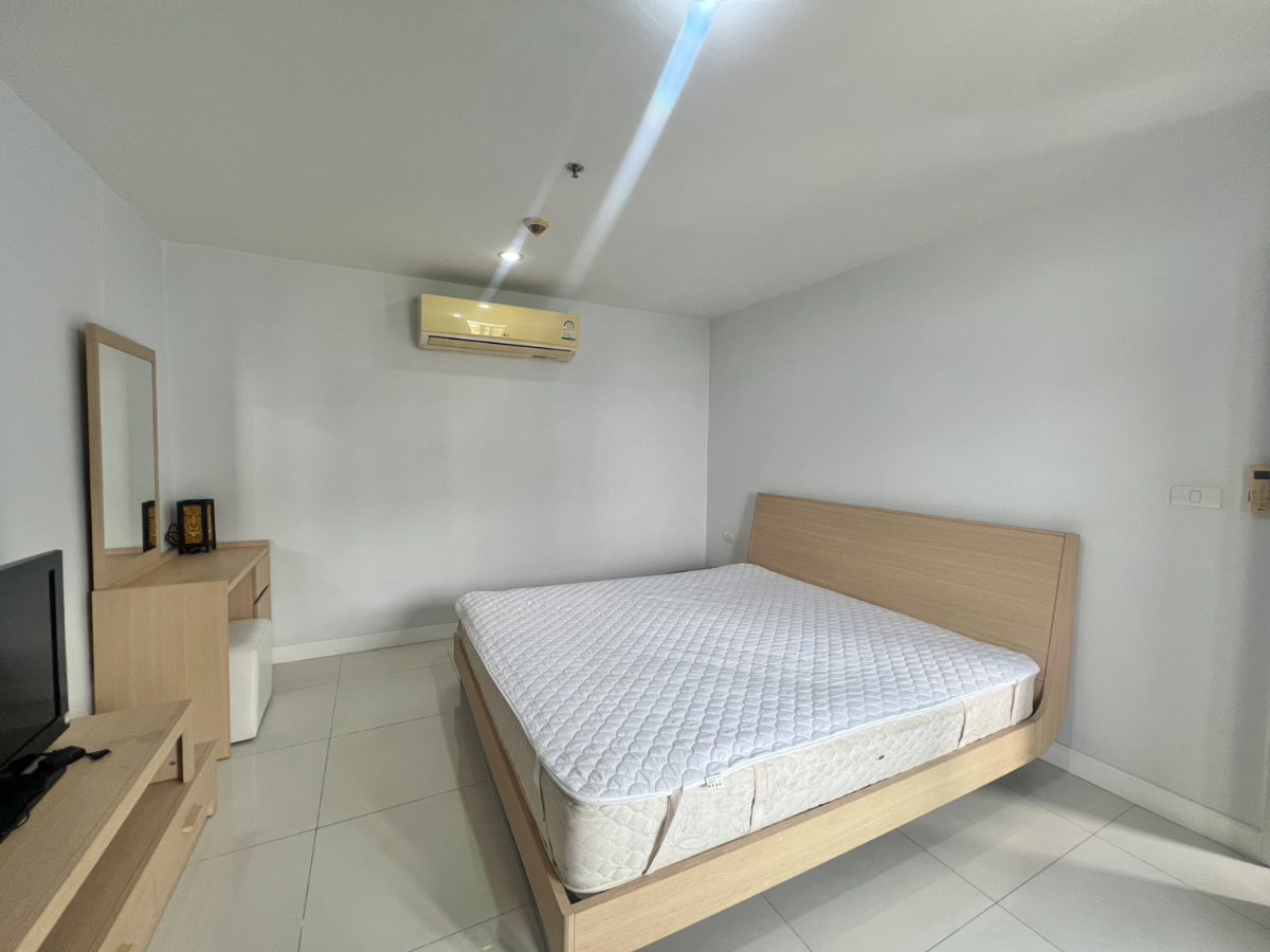 picture Sale – Punna Residence 5 Condo - 12/15