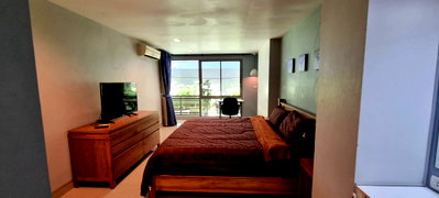เช่าคอนโด ถนนพัทยาใต้ : Ready to Move In: Large 1-Bedroom Condo near Central Pattaya & Avenue (พร้อมเข้าอยู่: คอนโด 1 ห้องนอนห้องใหญ่ ใกล้เซ็นทรัลพัทยาและอเวนิว)