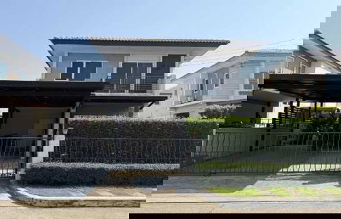 บ้านเดี่ยวเซนโทร สุขสวัสดิ์พระราม 3 ในราคาที่ ที่ดินยังไม่แพงจนเอื้อมไม่ไหว เป็นโครงการที่อยู่ กึ่งกลาง ระหว่างทางเข้าหลัก 2 ฝั่ง