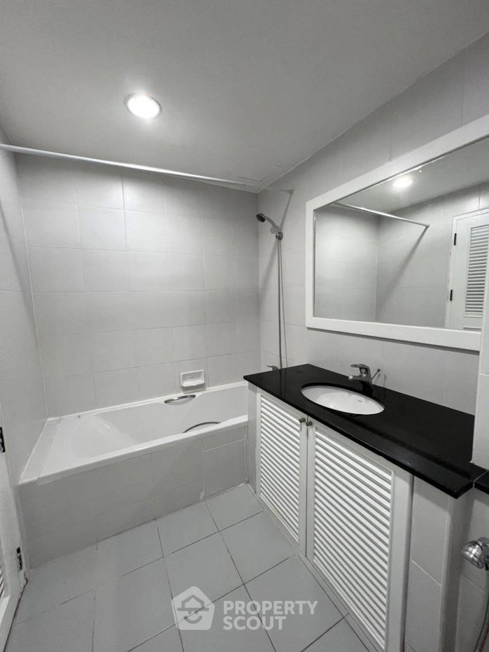 รูป คอนโด 1-ห้องนอน ที่ ศุภาลัย เพลส สุขุมวิท 39 ใกล้ BTS พร้อมพงษ์ (ID 2828186) - รูปที่ 3/11