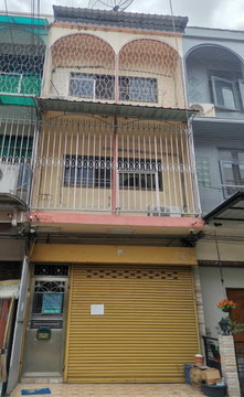 ขายตึกแถว 3 ชั้น ลาดพร้าว 50 ใกล้รถไฟฟ้าสีเหลือง