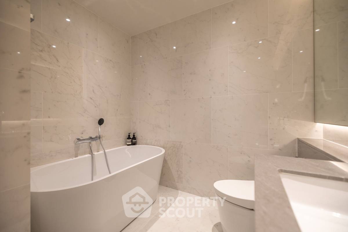 picture 2-BR Condo at Tonson One Residence near BTS Chit Lom (ID 1378864) - 18/20