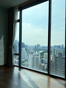 3-BR Condo at Q1 Sukhumvit near BTS Nana (ID 2433317)