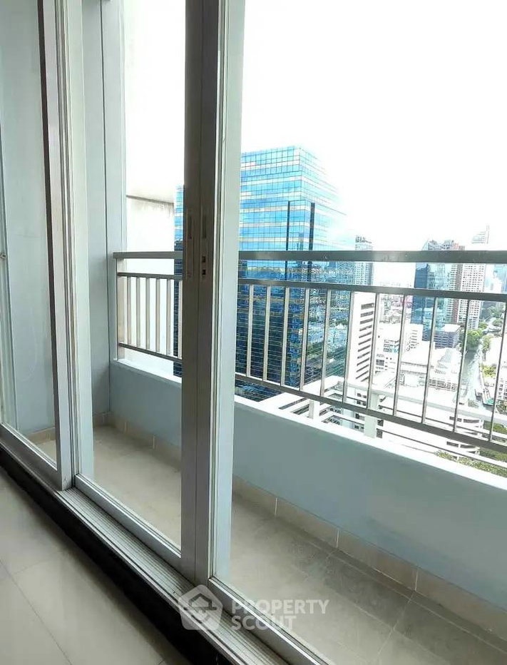 picture 3-BR Condo at Circle Condominium near MRT Phetchaburi (ID 2828418) - 3/13