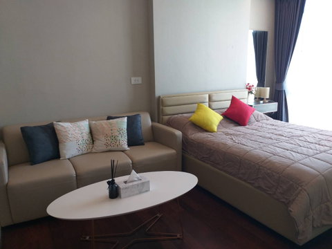 For Rent The Metropolis Samrong Condominium Studio 1 Bathroom 28 Sq.m.  on 35th Floor Fully Furnished Ready to move in Rental Price 10,000 Baht/month
