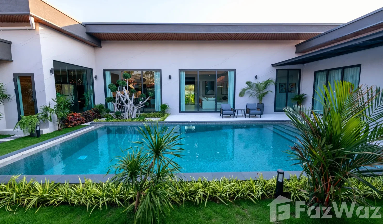 picture Brand New Luxury Designer Villa in Horseshoe Point 6210855 - 30/31