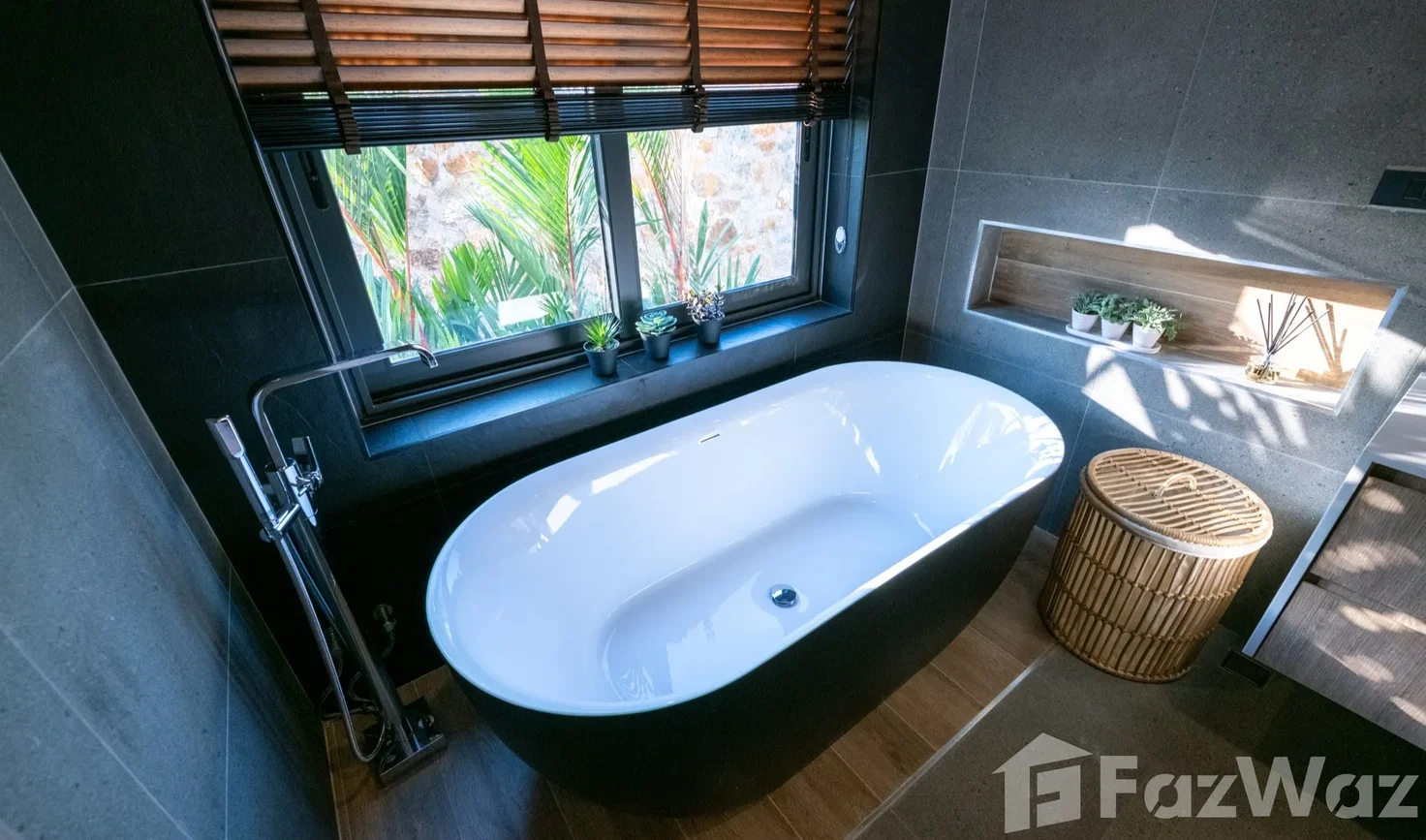 picture Brand New Luxury Designer Villa in Horseshoe Point 6210855 - 29/31