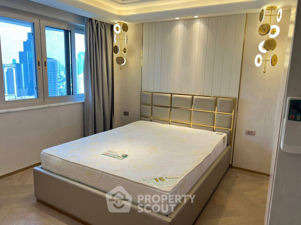 รูป คอนโด 3-ห้องนอน ที่ เลอ รัฟฟิเน่ สุขุมวิท 24 คอนโดมิเนียม ใกล้ BTS พร้อมพงษ์ (ID 2823523) - รูปที่ 11/16