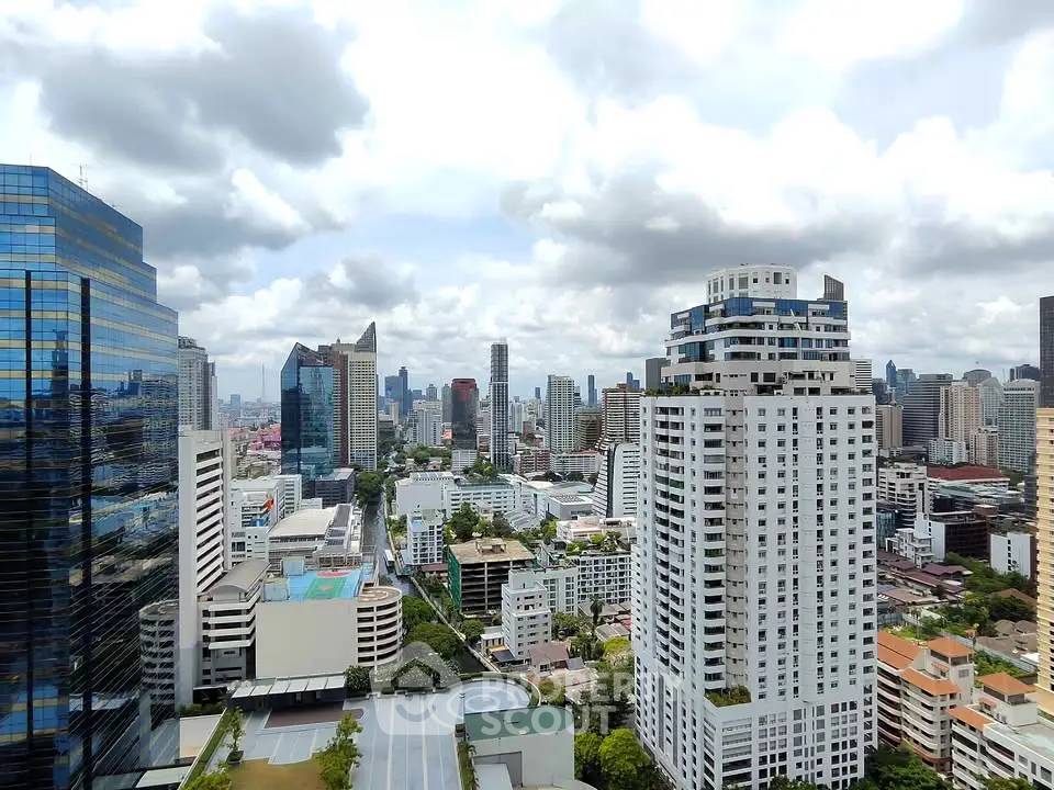 picture 3-BR Condo at Circle Condominium near MRT Phetchaburi (ID 2828418) - 4/13