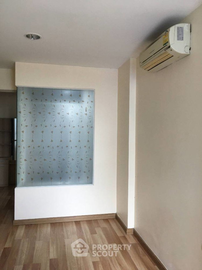 รูป คอนโด 2 ห้องนอน 60 ตร.ม. ใน Ideo Ratchada-Huaikwang ห่าง MRT ห้วยขวาง 70 ม. (ID 1468996) - รูปที่ 9/14