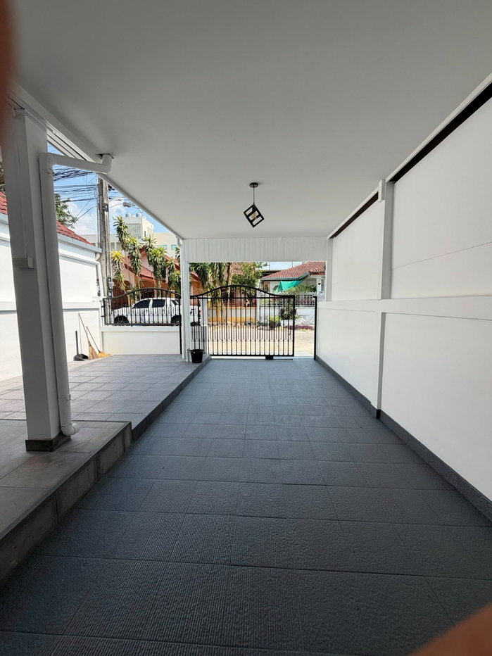 รูป บ้านทำเลทอง ใกล้สุขุมวิท | ราคาดีที่สุดในโซน พร้อมเข้าอยู่  - รูปที่ 9/23
