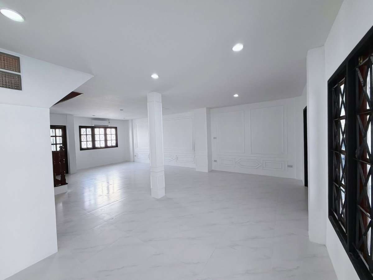 รูป บ้านทำเลทอง ใกล้สุขุมวิท | ราคาดีที่สุดในโซน พร้อมเข้าอยู่  - รูปที่ 5/23