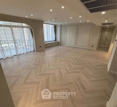 3-BR Condo at All Seasons Mansion Condominium near BTS Phloen Chit (ID 2828459)