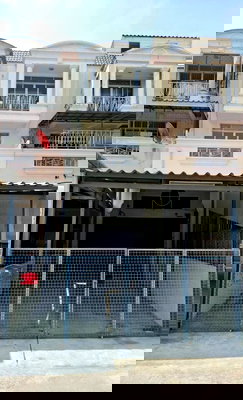 Townhouses for rent Bangkok : House for Rent 5 Bed 3 Bath Near Seacon Square Srinakarin, only 1.5 km.
