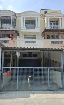 ให้เช่าทาวน์เฮ้าส์ 5นอน 3น้ำ ใกล้ซีคอนศรีนครินทร์ เพียง 1.5กม.
