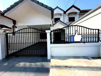 Twin houses for sale : Prime Location House Near Sukhumvit | Best Price in the Area, Ready to Move In