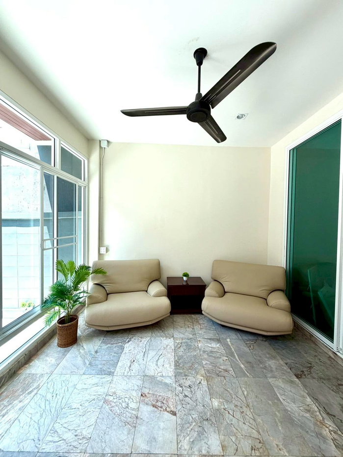 รูป LTH15157 – Spacious Townhome Prime Location for Rent Phra Khanong | Family Living Best Value | Near BTS Phra Khanong | 120,000 THB | ทาวน์โฮมให้เช่า พระโขนง พื้นที่กว้าง ฟังก์ชันครบ คุ้มค่า ใกล้ BTS พระโขนง - รูปที่ 4/6