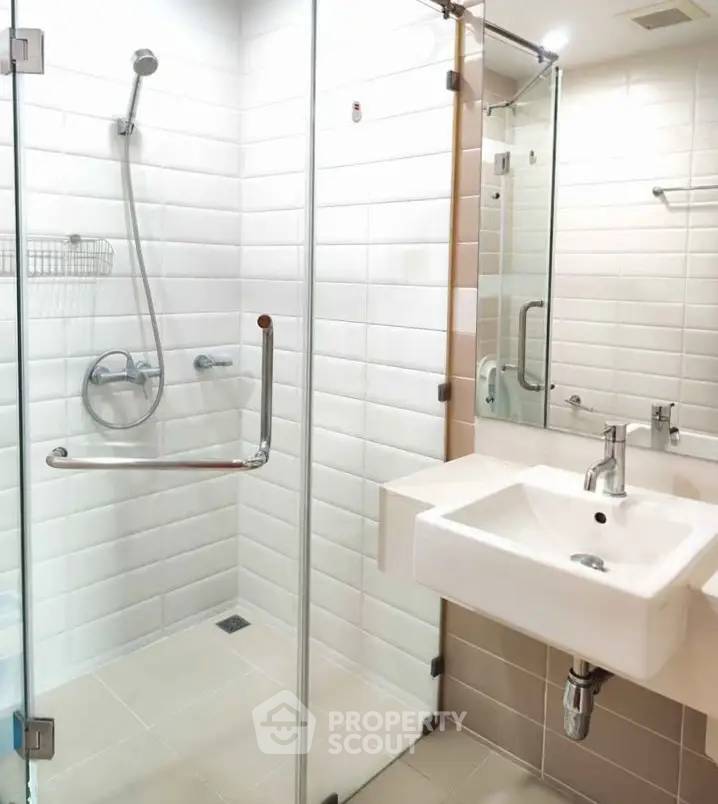 picture 3-BR Condo at Circle Condominium near MRT Phetchaburi (ID 2828418) - 12/13