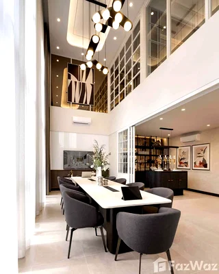 Townhouses for sale Bangkok University : 2 Bedroom Townhouse for sale at District Sukhumvit 77  5660100