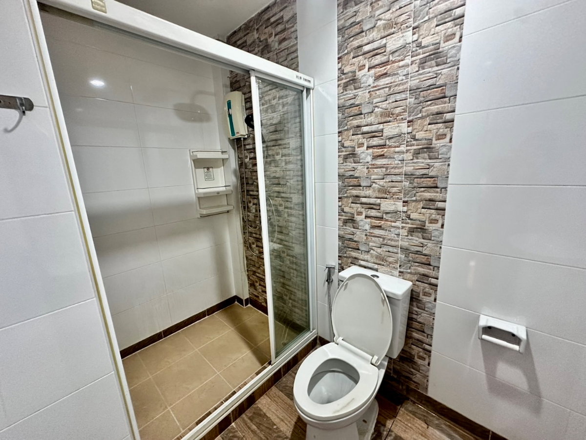 รูป ขายทาวน์เฮาส์ 2 ชั้น รัชธานี 10 คู้บอน 27 บ้านเปล่าพร้อมรีโนเวทต่อ ราคาคุ้มที่สุดในโครงการ เหมาะสำหรับคนอยากแต่งบ้านเอง - รูปที่ 9/16