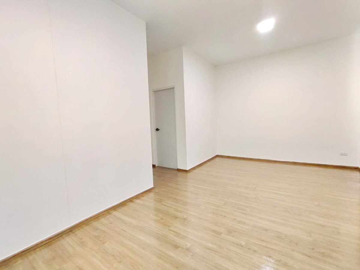 รูป ขายถูก ทาวน์เฮ้าส์ หมู่บ้านพลีโน่ รัตนธิเบศร์-บางใหญ่ ใกล้ MRT สถานีคลองบางไผ่ รีโนเวทใหม่ทั้งหลัง  - รูปที่ 13/17