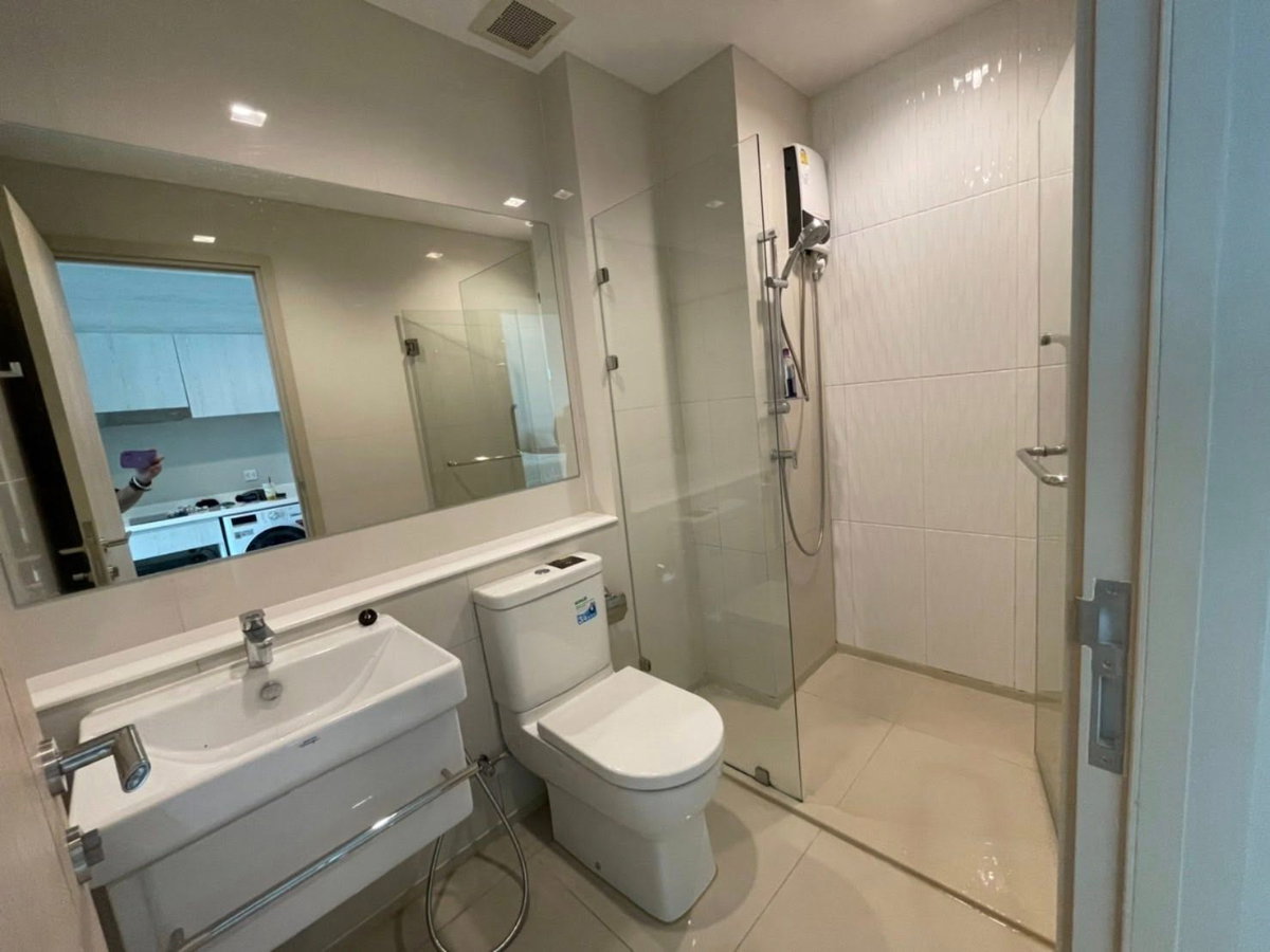 picture Life One Wireless near BTS Ploenchit - 3/4