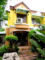 Townhouses for sale Lamlukka Khlong Song  : Sale Townhome   conner  (Land and house project ) price 2.5 million baht  Negotiate  