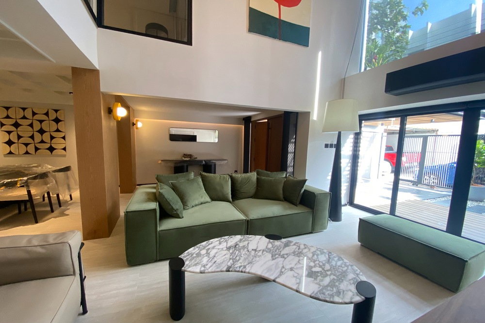 รูป ขาย -เช่าระยะยาว - ระยะสั้น ! ทาวน์เฮ้าส์ ! Code C20250600019..Townhouse in Phromphong, 3 ห้องนอน, 4 ห้องน้ำ, 4 ชั้น, แต่งครบ,  ราคาพิเศษ!!📣 - รูปที่ 2/57