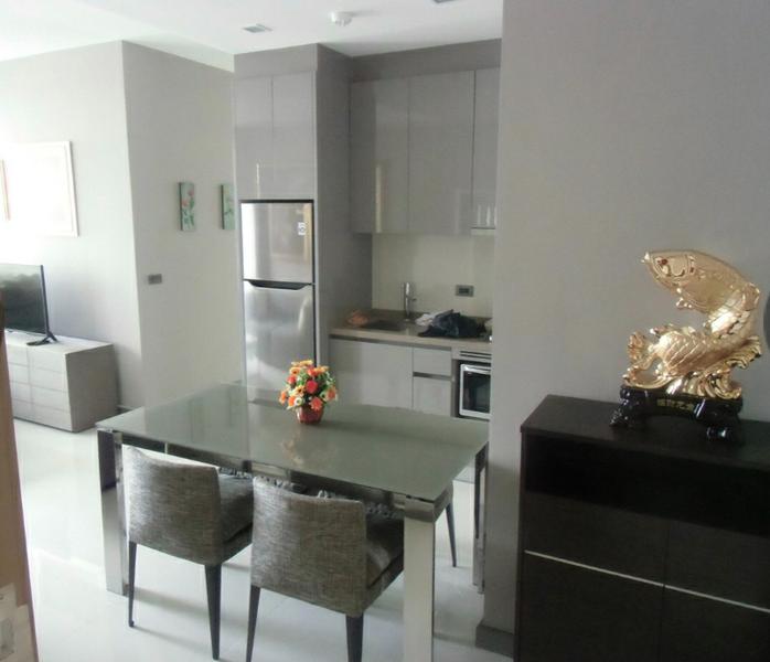 picture A031379 M Silom - 3/7