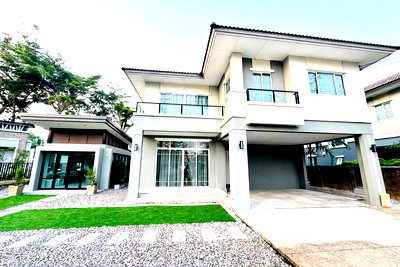 Houses for rent Montfort College Secondary Section : 🏡 2-Storey Detached House , Corner Unit for Rent in a Quality Project – Great location with easy access. Close to many other amenities 