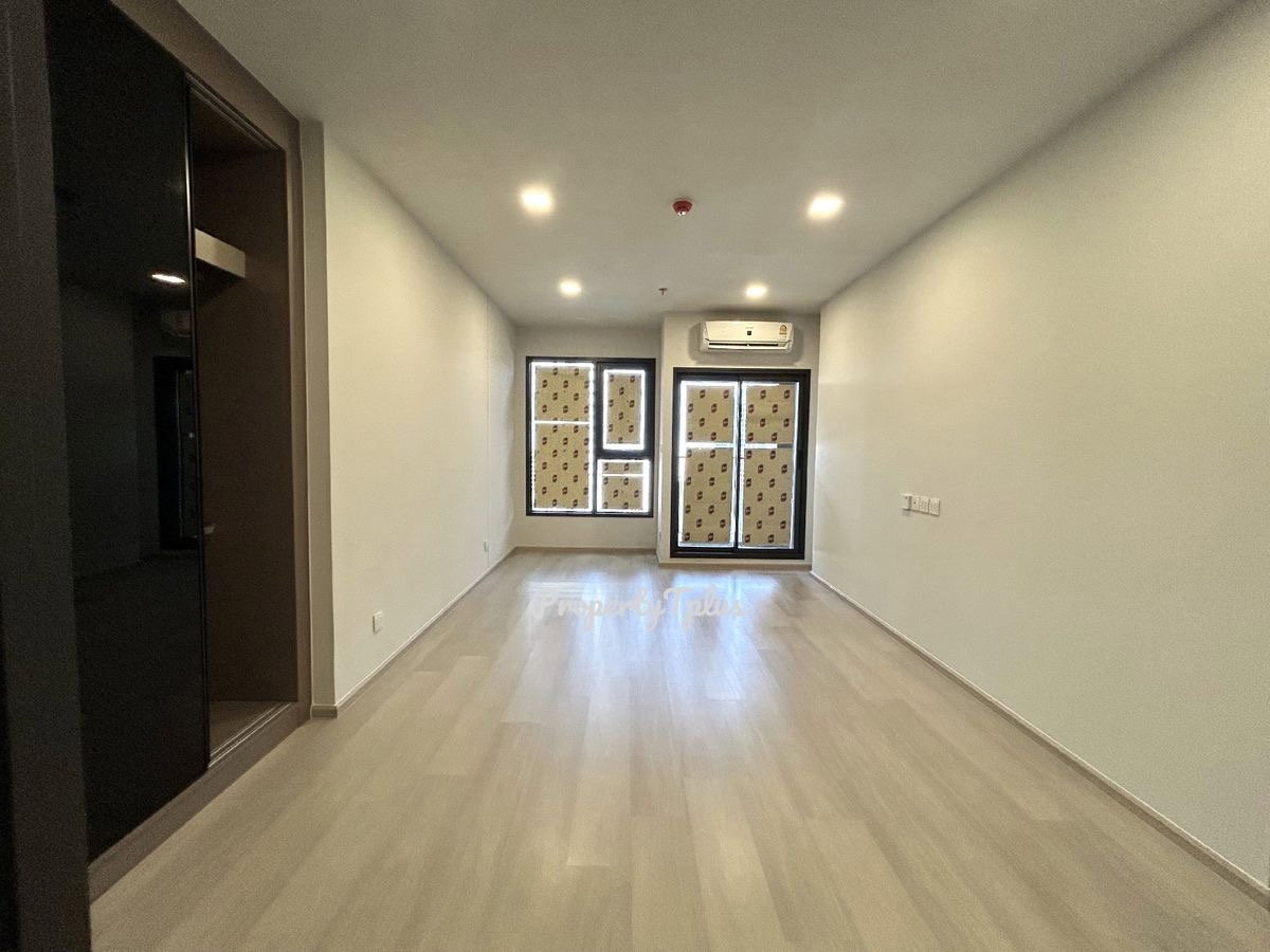 picture Special-priced unit at Life Phahon–Ladprao. Nice designed studio with smart, functional layout. - 7/11