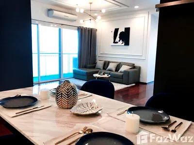 Condos for rent : Corner Unit in the Heart of Thong Lo 1699522