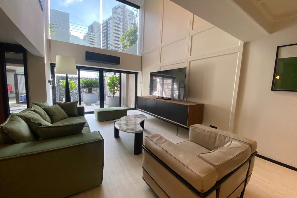 รูป ขาย -เช่าระยะยาว - ระยะสั้น ! ทาวน์เฮ้าส์ ! Code C20250600019..Townhouse in Phromphong, 3 ห้องนอน, 4 ห้องน้ำ, 4 ชั้น, แต่งครบ,  ราคาพิเศษ!!📣 - รูปที่ 1/57