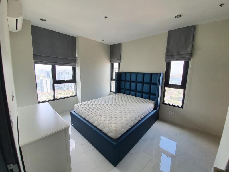 picture A030390 C Ekkamai - 2/8