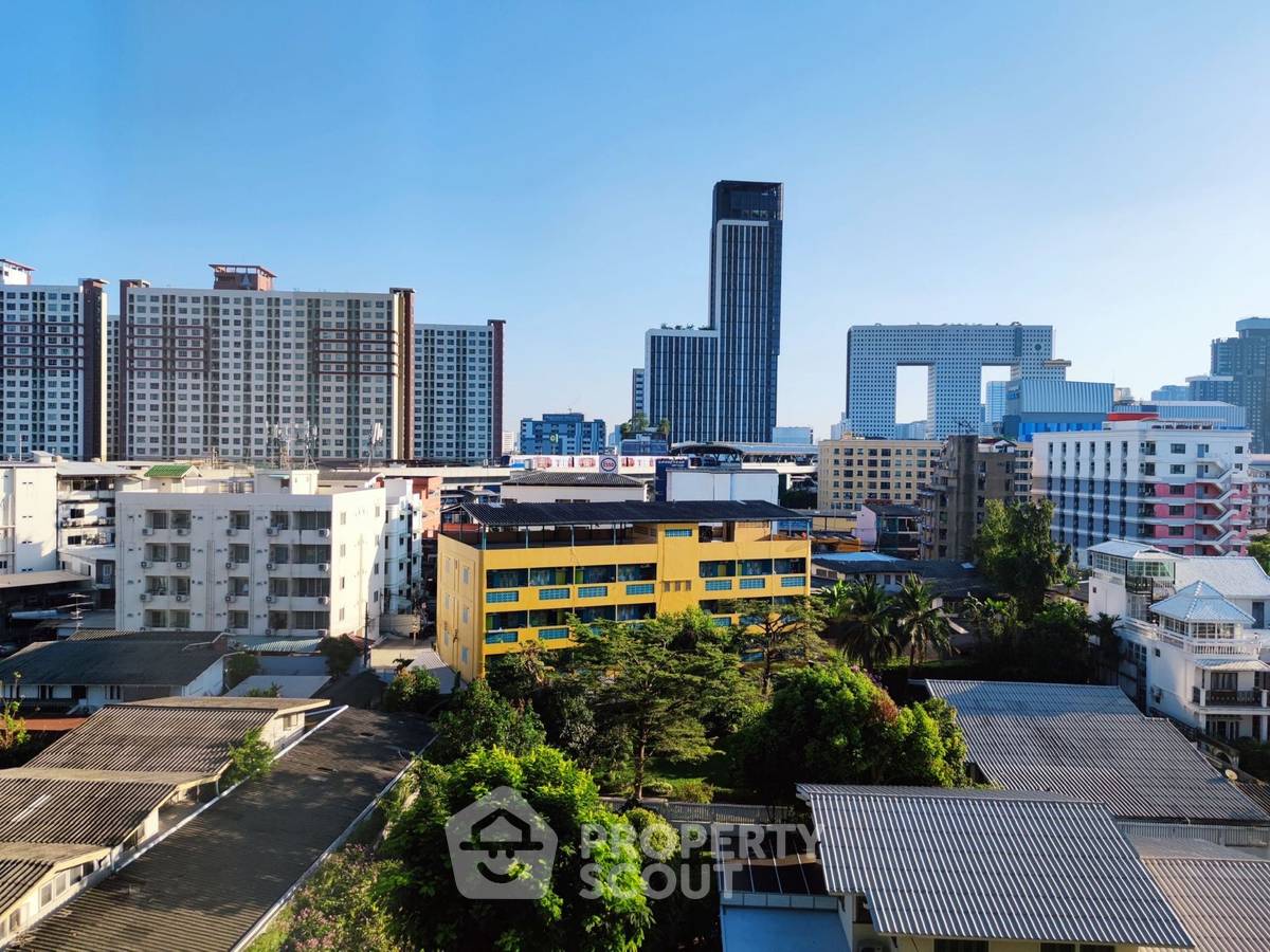 picture 2-BR Condo at Bridge Phaholyothin 37 near BTS Ratchayothin (ID 697995) - 18/18