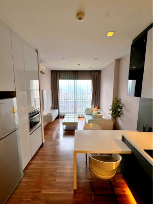 Condos for sale : 🎉 For Sell Condo IVY AMPIO Building 1, Floor 27,1 bed room, Room size 44 sqm